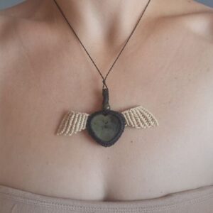 Amulet_ogrlica_prehnit_z_epidotom_in_labradorit